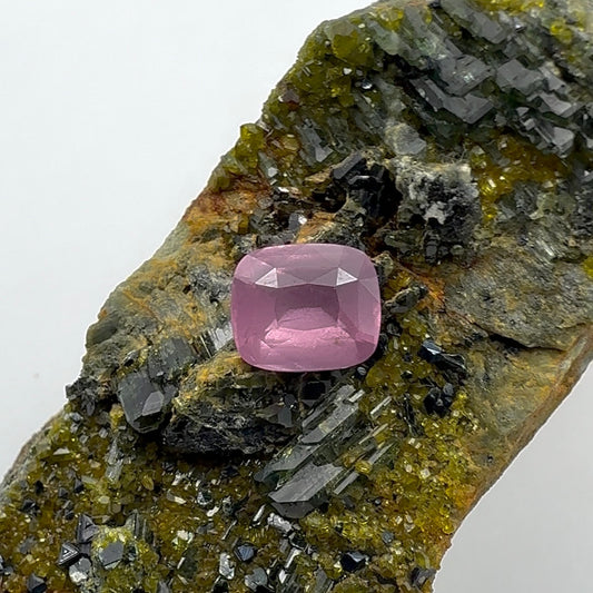 1.69ct Mahange Spinel